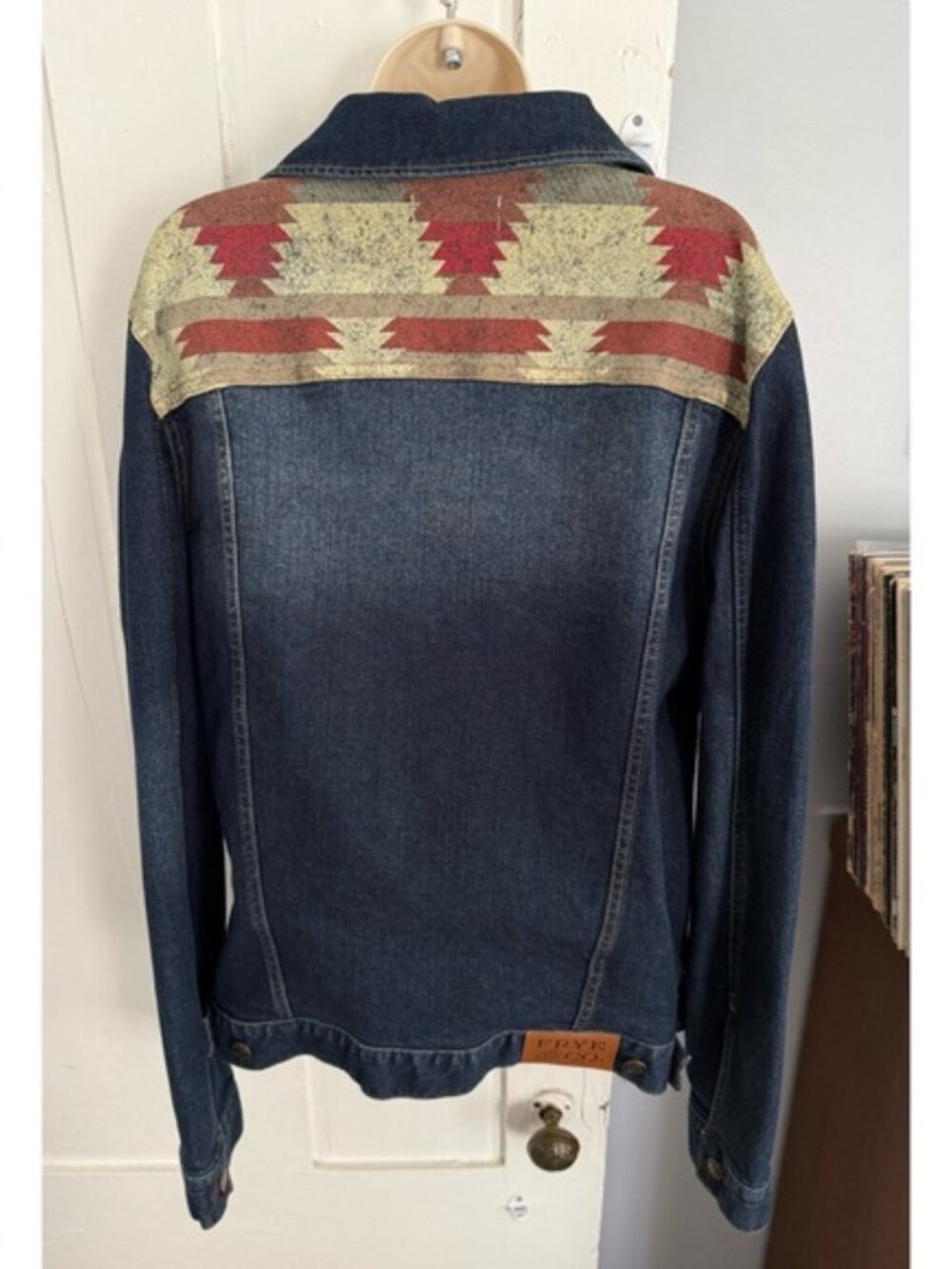 clothes - Picture 3 of 10